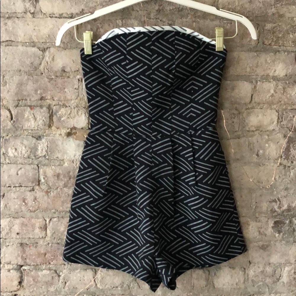 Keepsake XS black and white strapless romper
